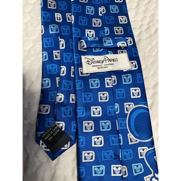 Disney Parks Blue Mickey Mouse Walt Disney World Logo Men's Silk Neck Tie - Picture 4 of 6